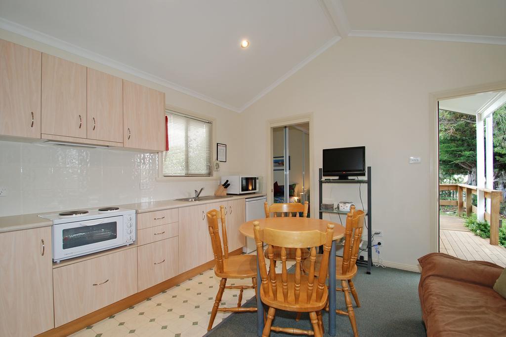 Triabunna Cabin & Caravan Park Esterno foto