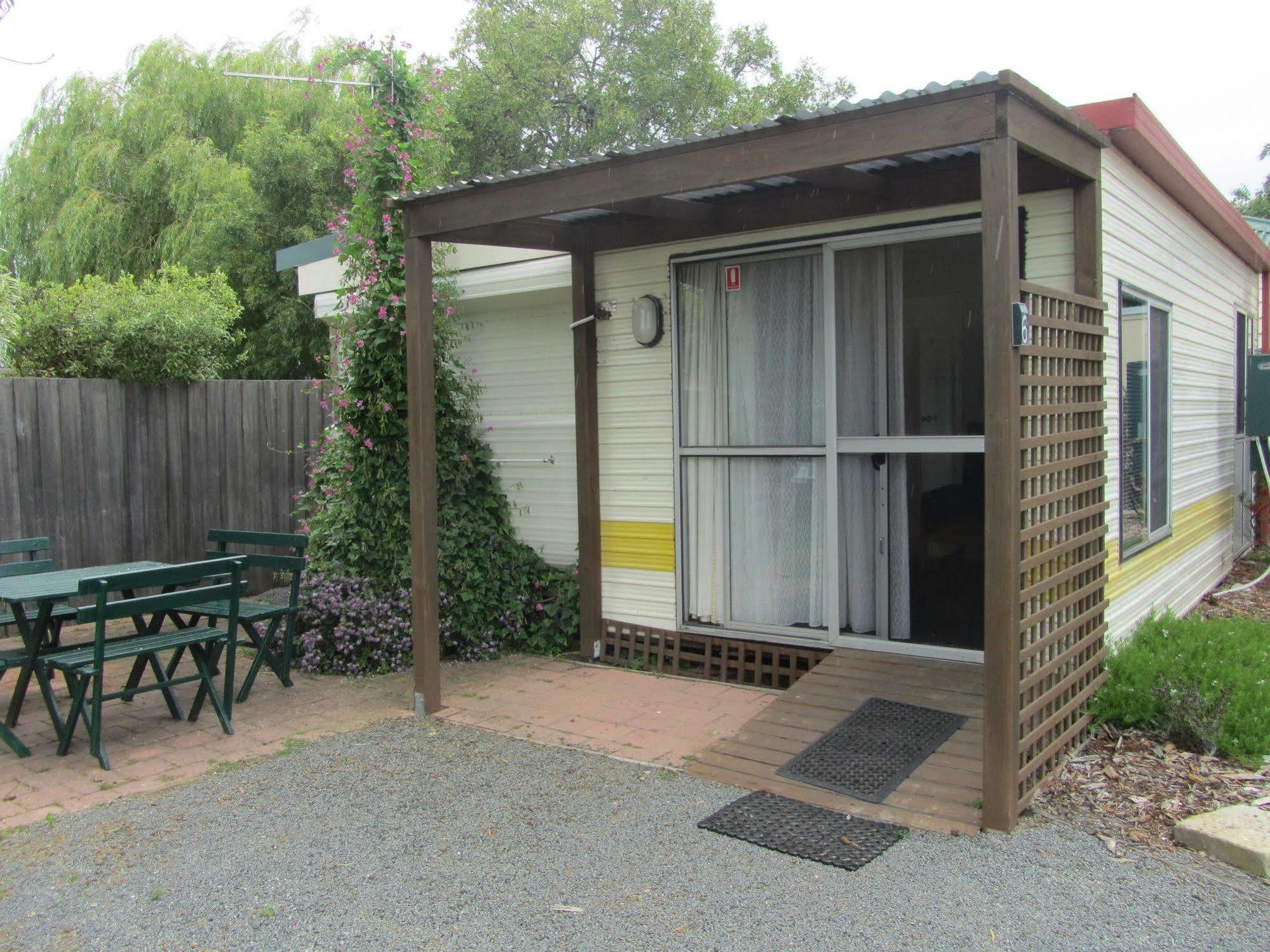 Triabunna Cabin & Caravan Park Esterno foto
